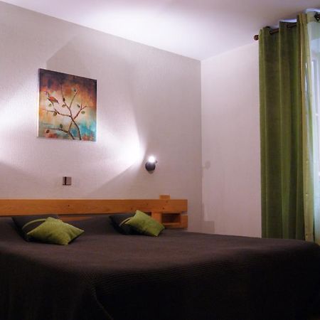 Logis Hotel De La Paix - Tournus Rum bild