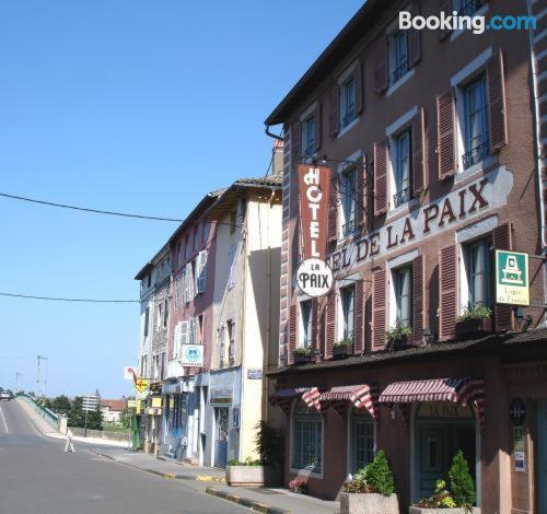 Logis Hotel De La Paix - Tournus Exteriör bild